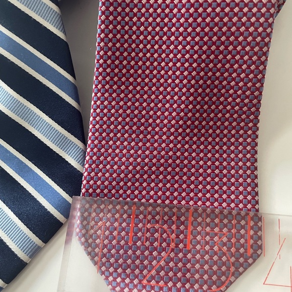 2 Izod Ties Bundle EUC - Picture 4 of 6
